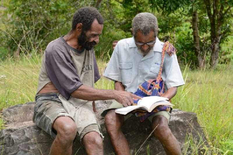 Dinangat reading the Word